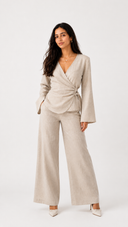 Ensemble d'été dunes sahariennes Farah Styles, détail du nœud à la taille du top en beige sable